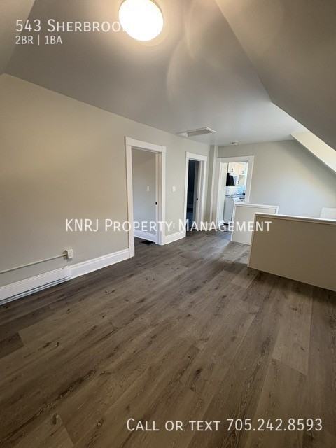 543 Sherbrooke St - Photo 4 of 16