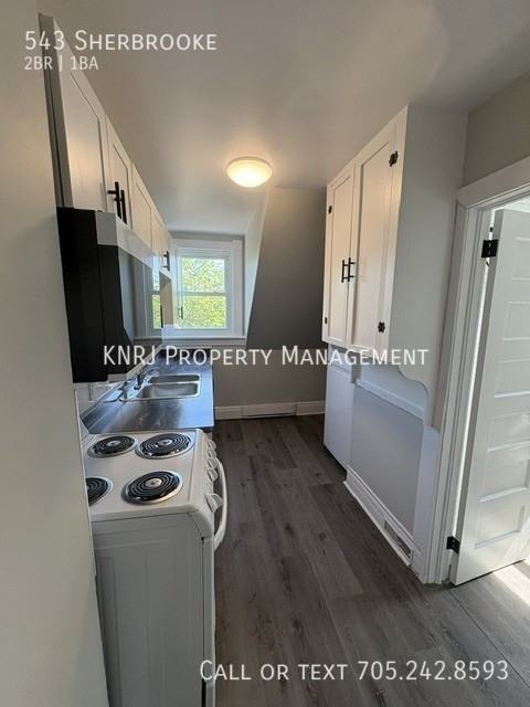 543 Sherbrooke St - Photo 5 of 16