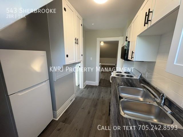 543 Sherbrooke St - Photo 6 of 16