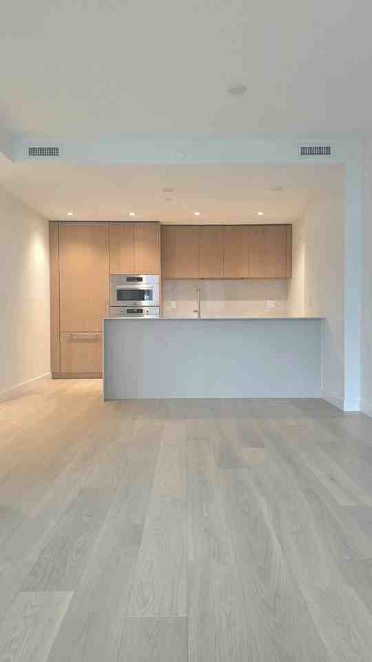 1530 6th Ave W