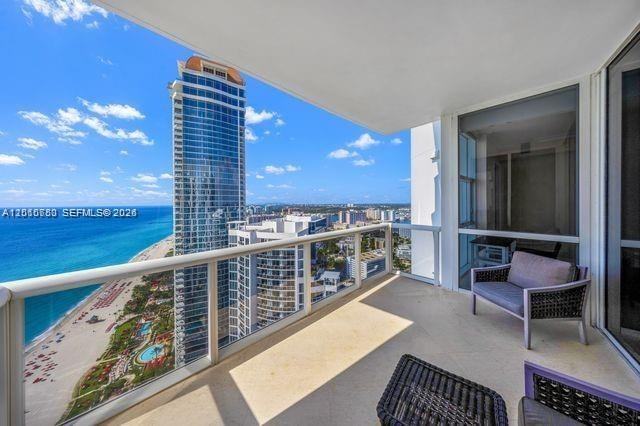 TRUMP PALACE CONDO - Photo 2 of 16