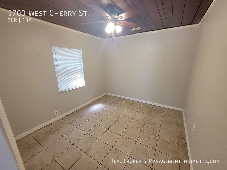 1700 W Cherry St - Photo 4 of 10