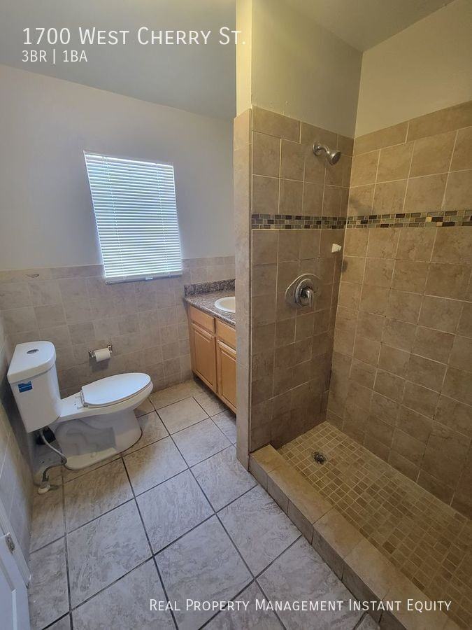 1700 W Cherry St - Photo 5 of 10