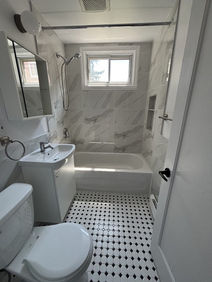 5745 - Photo 2 of 12