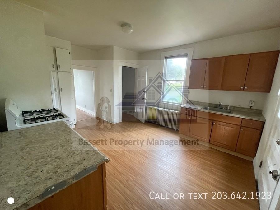 HUBBARD & - Photo 4 of 14