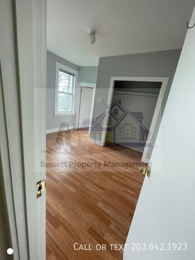 HUBBARD & - Photo 6 of 14