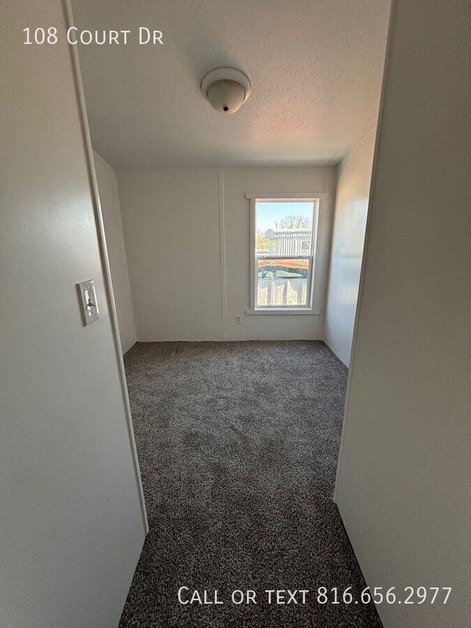 108 Court Dr - Photo 3 of 12