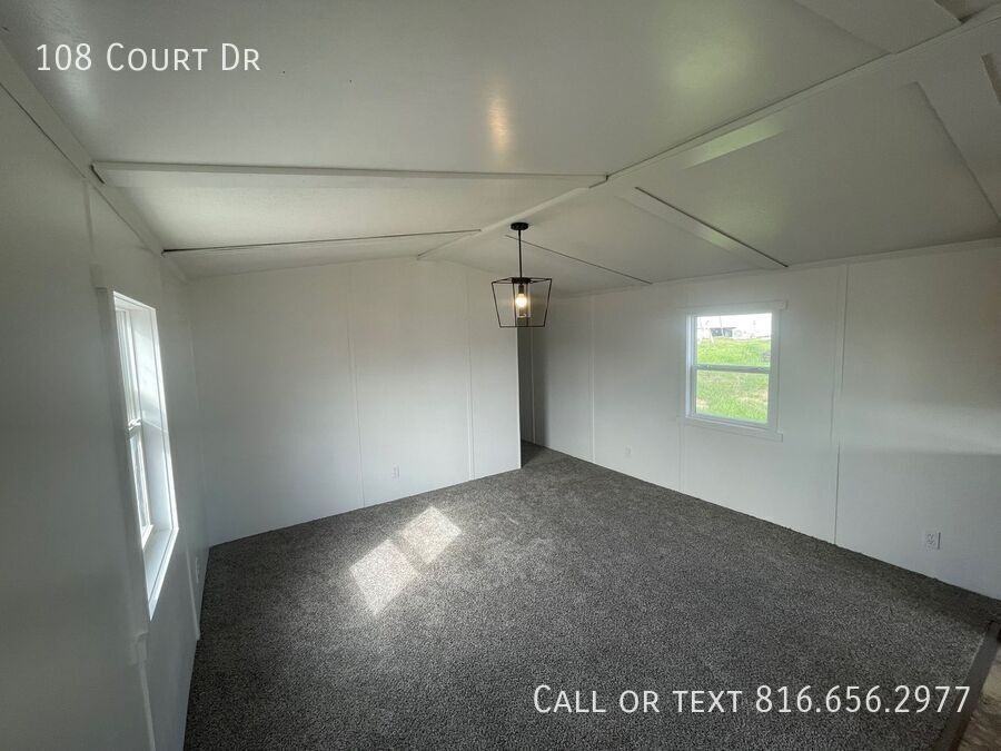 108 Court Dr - Photo 5 of 12