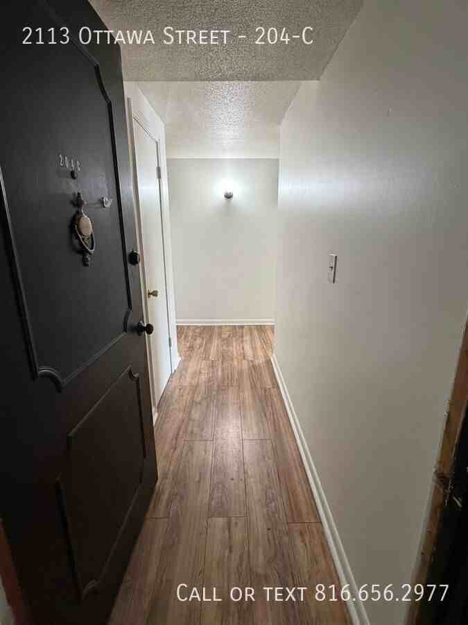 2113 Ottawa St #204C - Photo 3 of 45