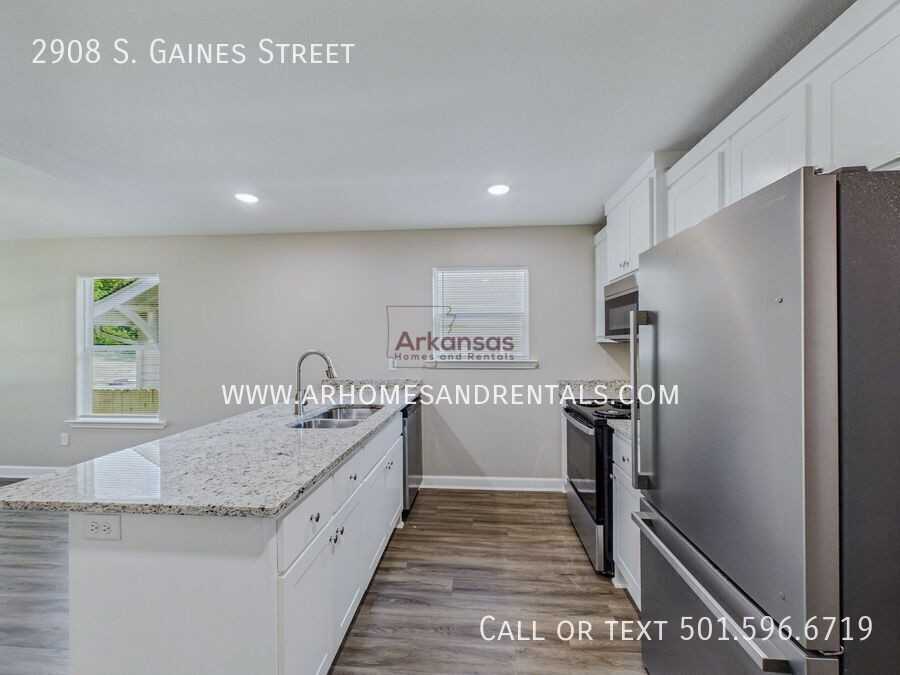 2908 S Gaines St - Photo 5 of 15
