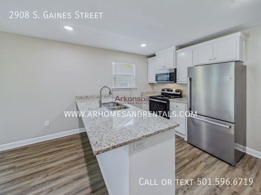 2908 S Gaines St - Photo 6 of 15