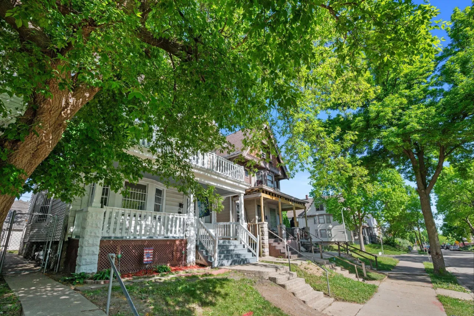 2169 N 39th St - Photo 3 of 20