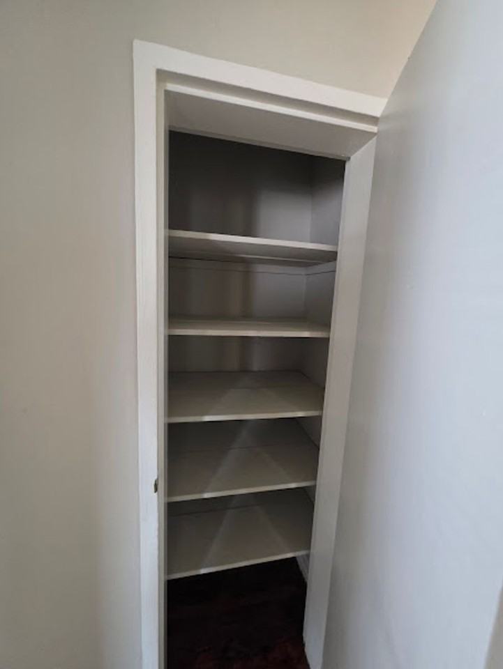 214 KENILWORTH AVE NE - Photo 5 of 8