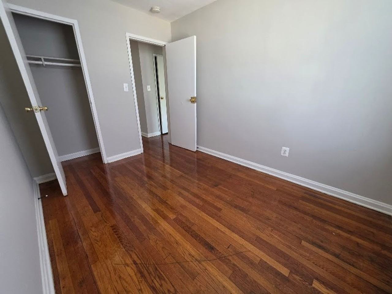 214 KENILWORTH AVE NE - Photo 7 of 8