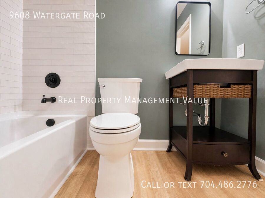 9608 Watergate Rd - Photo 4 of 32