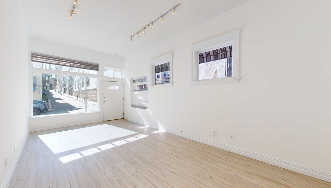 1048 Pacific Ave - Photo 4 of 13