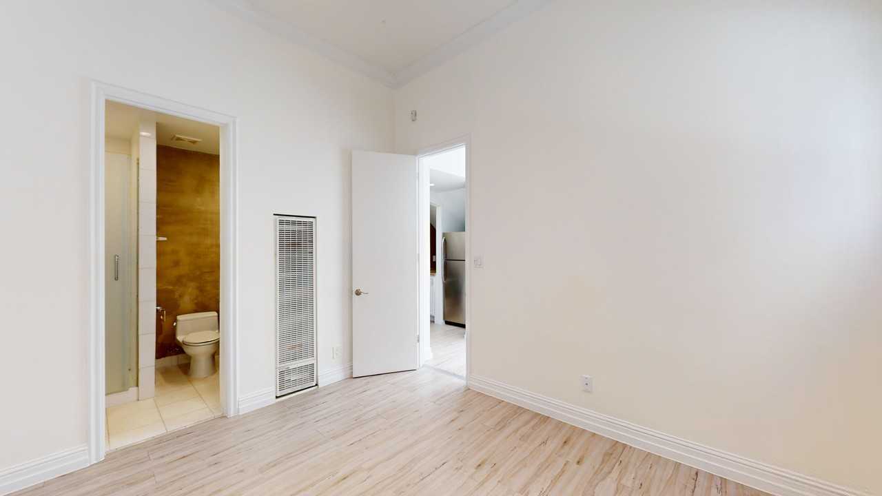 1048 Pacific Ave - Photo 6 of 13