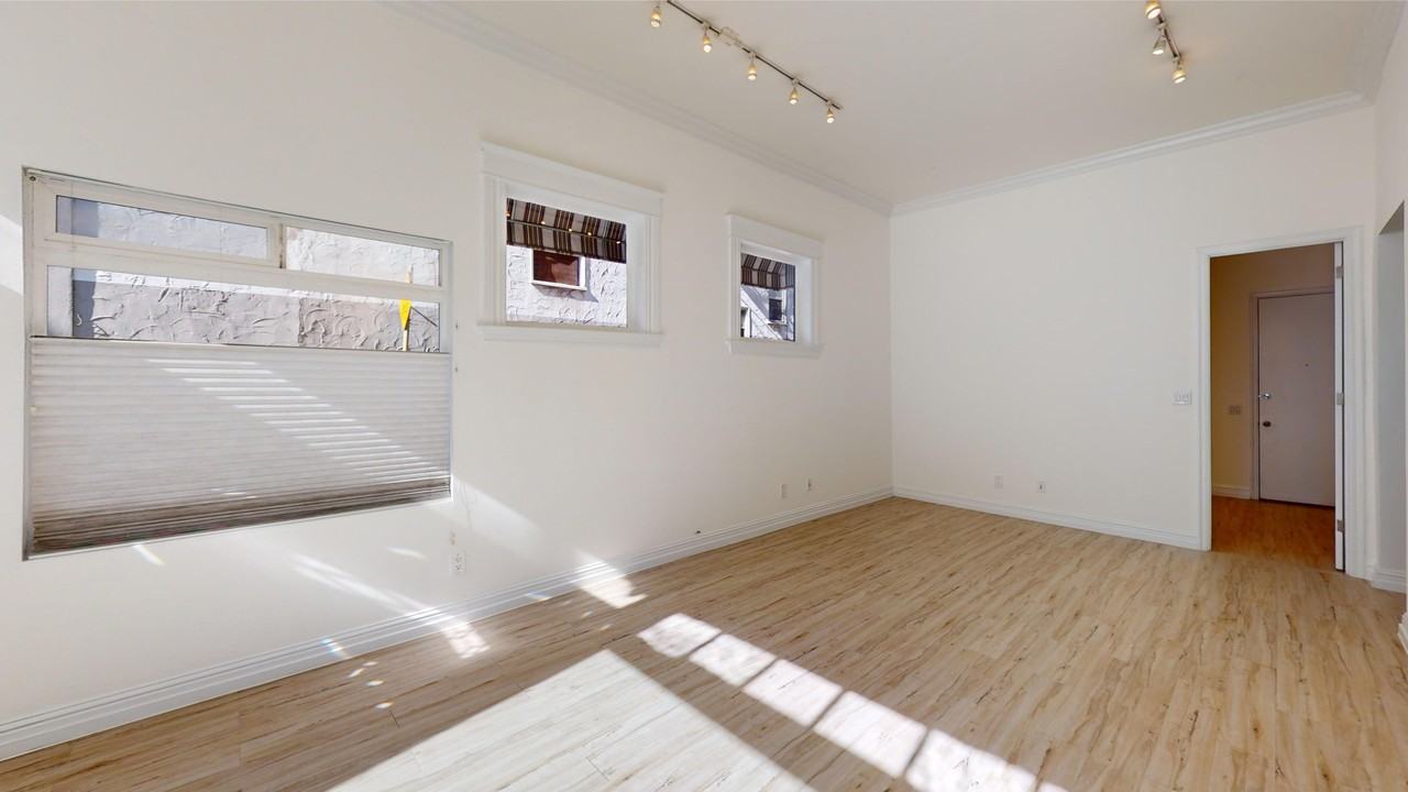 1048 Pacific Ave - Photo 7 of 13