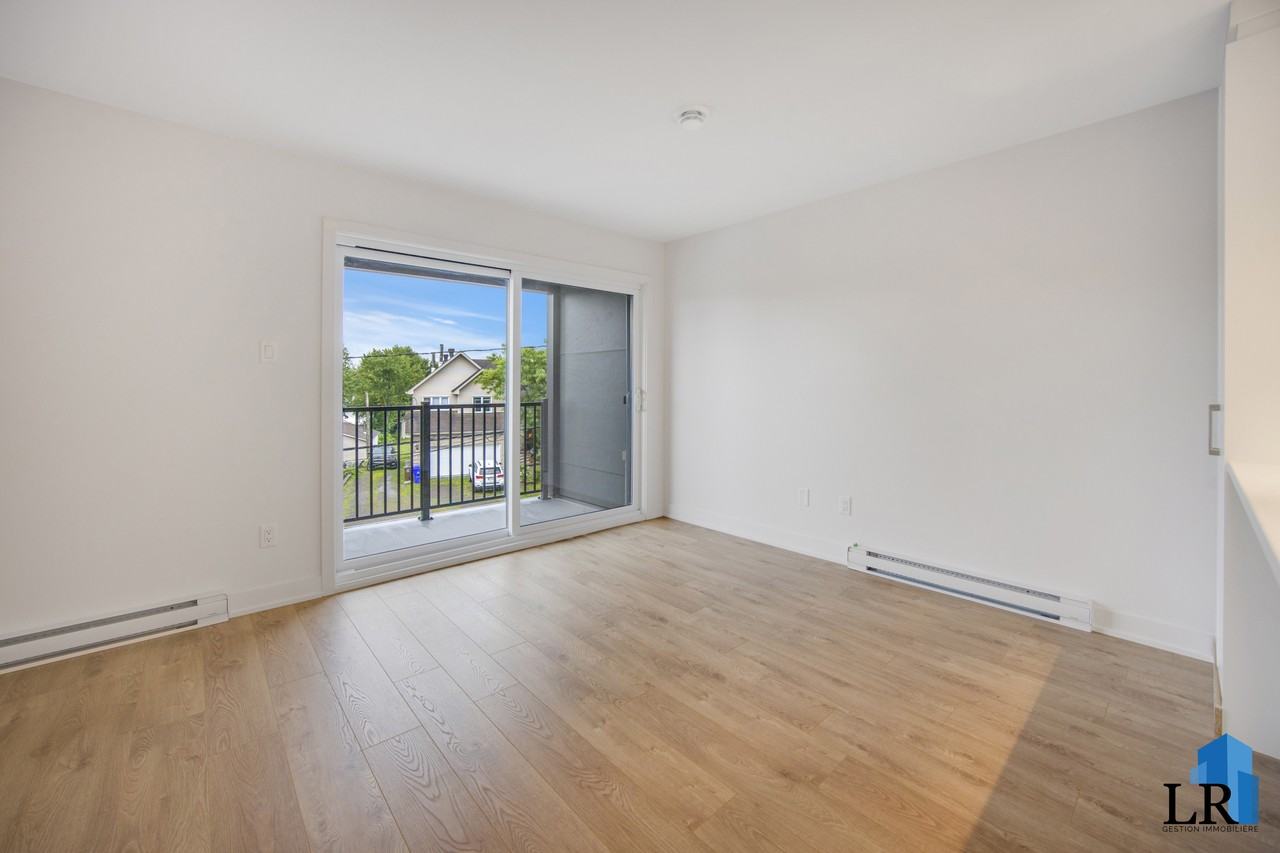1219 Rue Notre-Dame - Photo 5 of 12