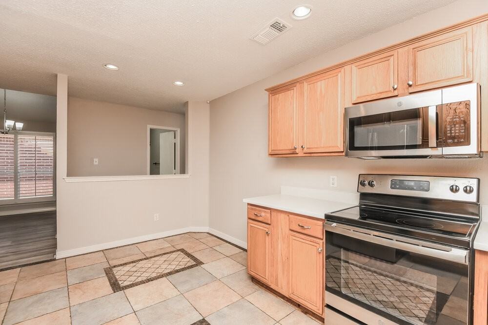 7007 Rovato Dr - Photo 7 of 16