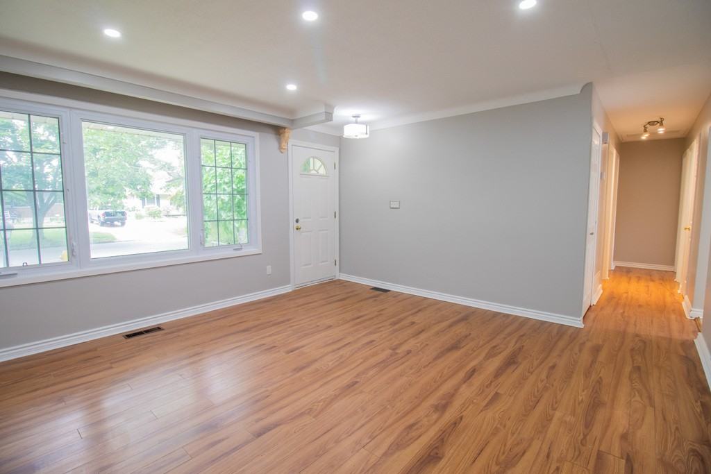 15 Sheridan Dr - Photo 3 of 20