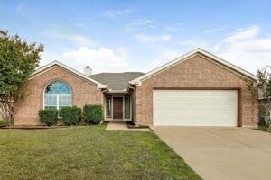 featured image of 1012 Sw Hillside Dr