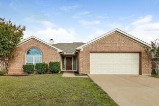 1012 Sw Hillside Dr - Photo 1 of 1