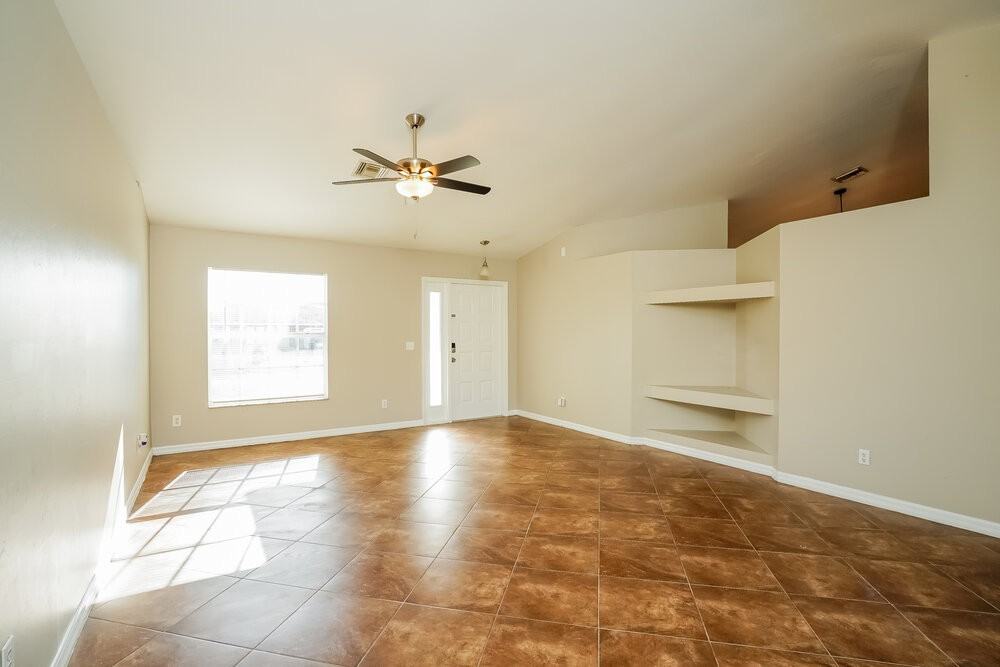 218 Sw 11th Ave - Photo 5 of 16