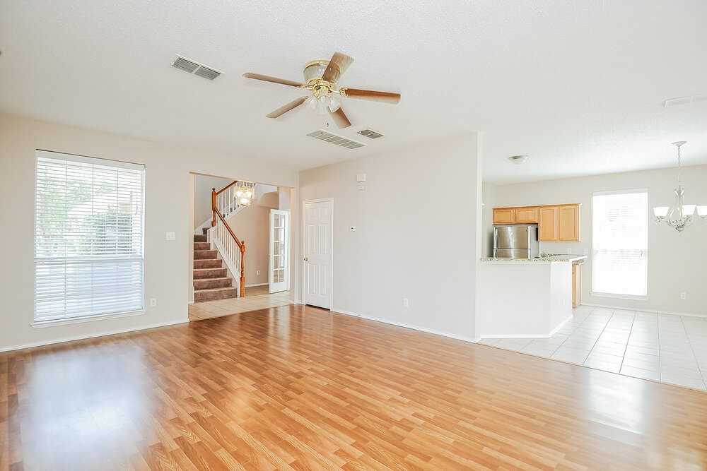 5029 Lodgepole Ln - Photo 5 of 16