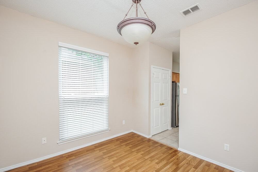 5029 Lodgepole Ln - Photo 7 of 16