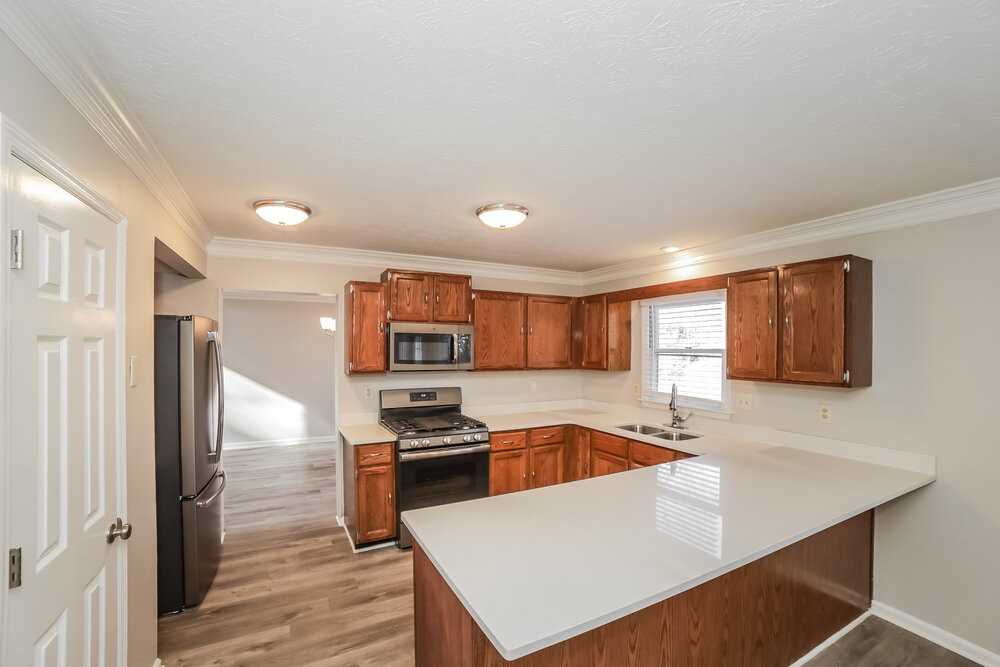 5690 Roundelay Way - Photo 6 of 17
