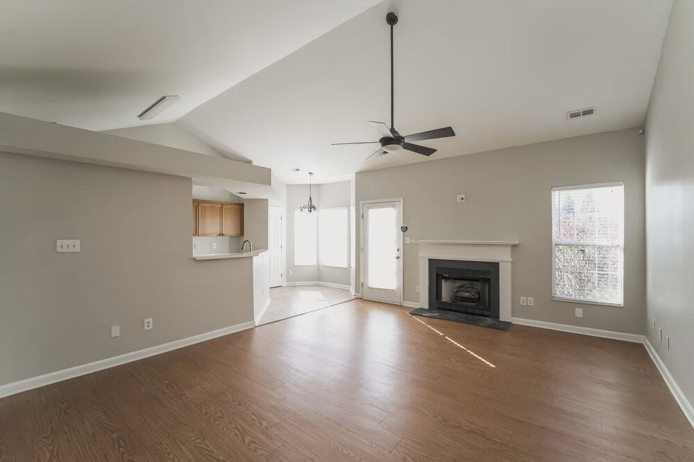 4031 Huntmeadow Dr - Photo 4 of 19