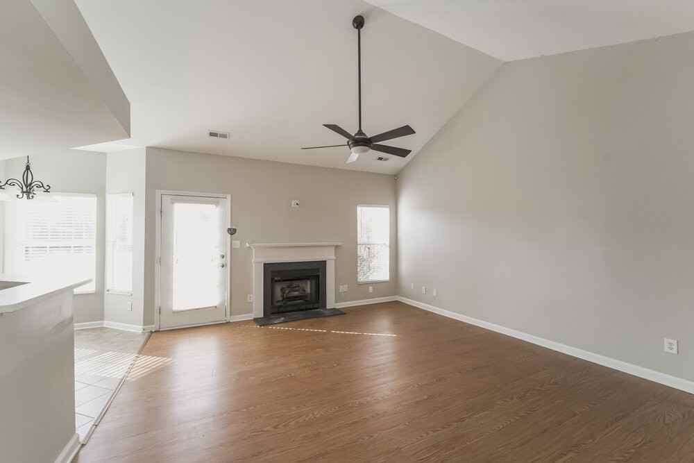 4031 Huntmeadow Dr - Photo 6 of 19