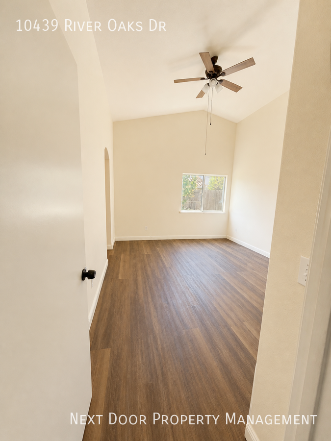 10439 River Oaks Dr - Photo 7 of 11