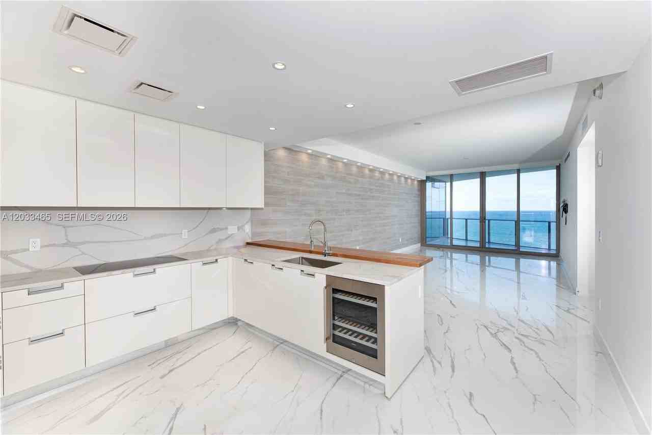15701 Collins Avenue #1403 - Photo 5 of 21