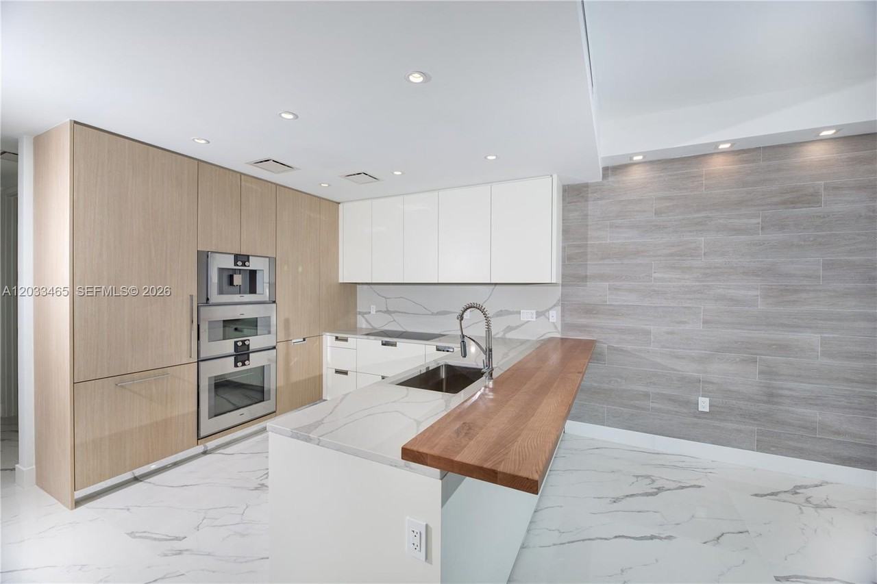 15701 Collins Avenue #1403 - Photo 6 of 21