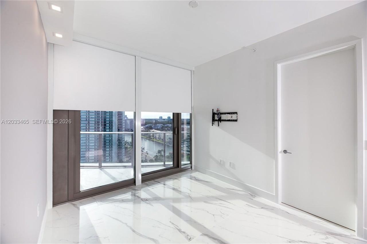 15701 Collins Avenue #1403 - Photo 7 of 21