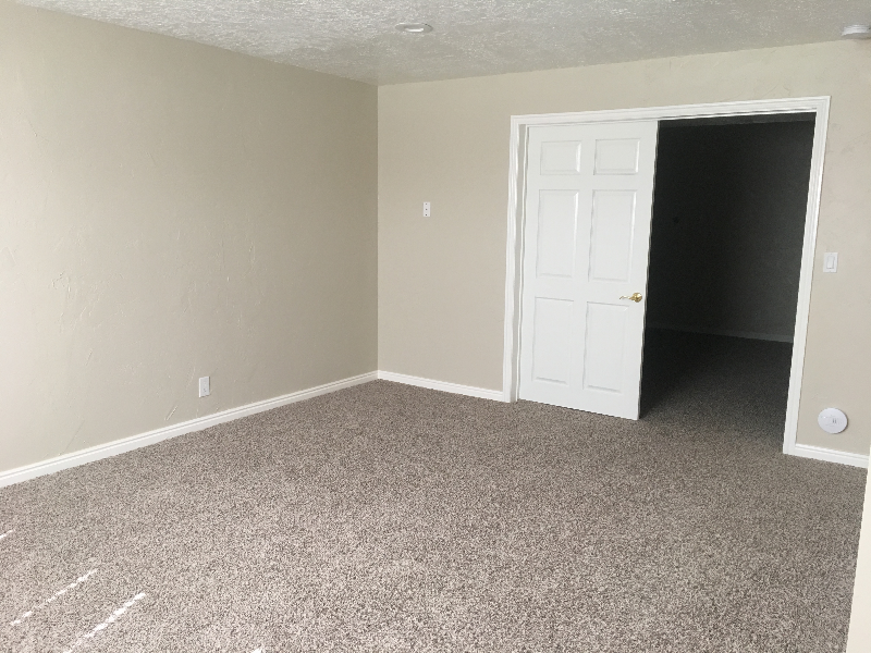 8015 S Royal Ln - Photo 4 of 6