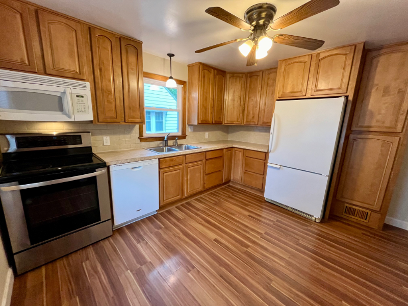 935 Colfax Ave - Photo 2 of 16