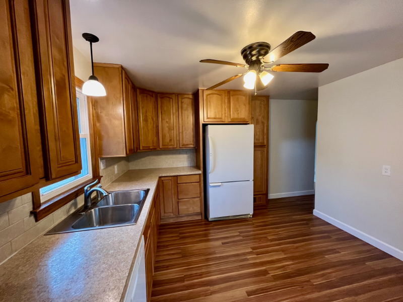 935 Colfax Ave - Photo 3 of 16