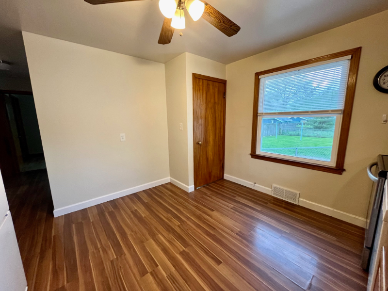 935 Colfax Ave - Photo 4 of 16