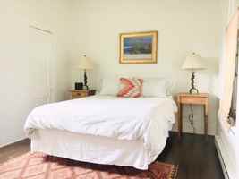 featured image of 1112 E Clark St