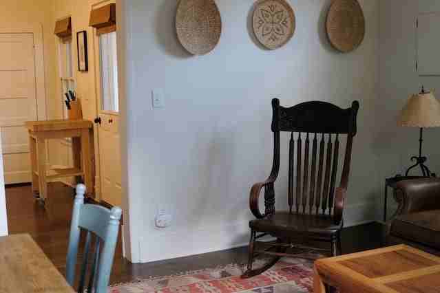 1112 E Clark St - Photo 2 of 10