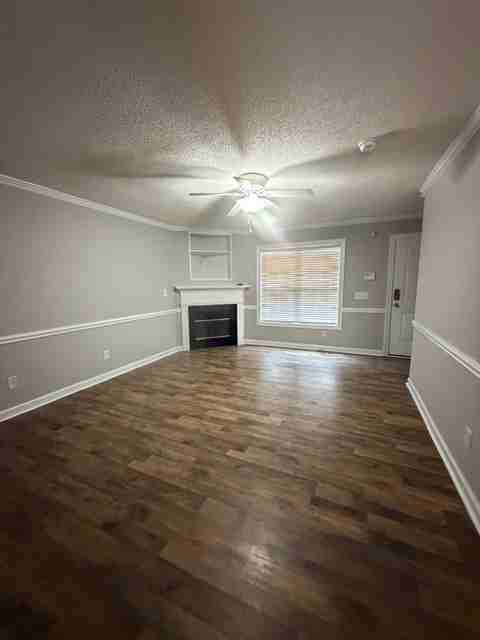 4115 Dudleys Grant Dr Apt B #B - Photo 3 of 12