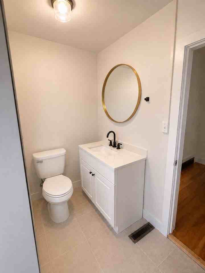 216 W Clark St - Photo 7 of 9