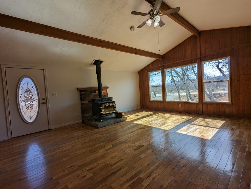 320 Beaver Creek Rd - Photo 6 of 26
