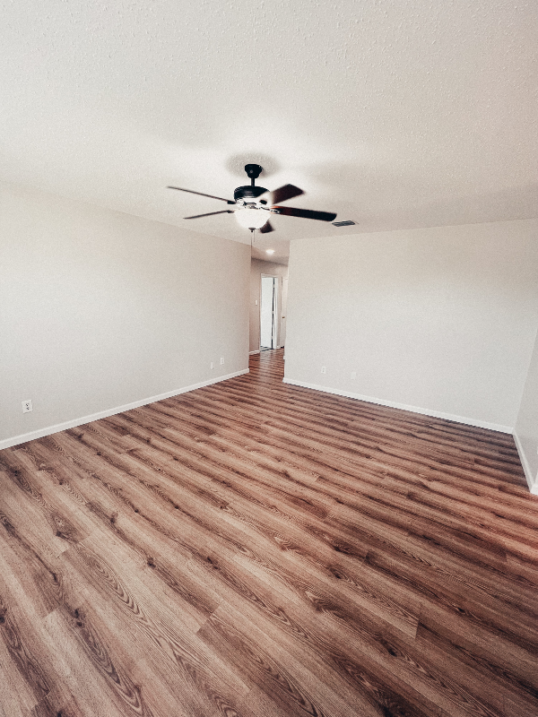 243 Meadowcrest Dr - Photo 5 of 17