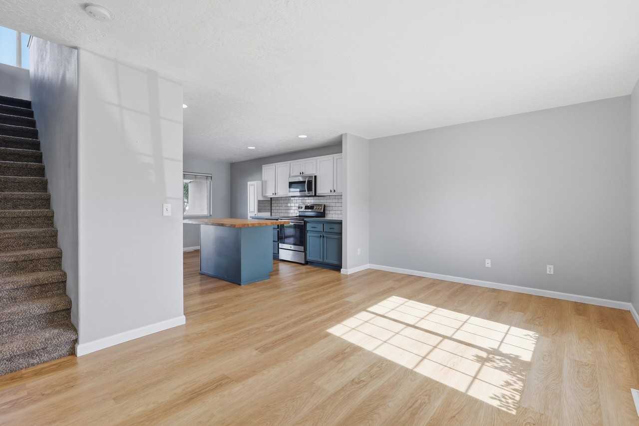 7610 S Dour St - Photo 4 of 31