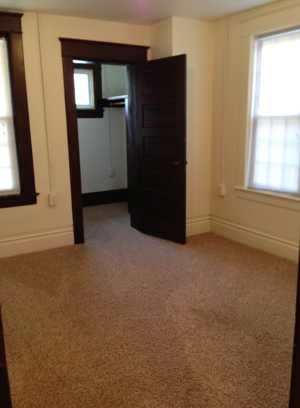 1201 Chestnut St #3 - Photo 3 of 7
