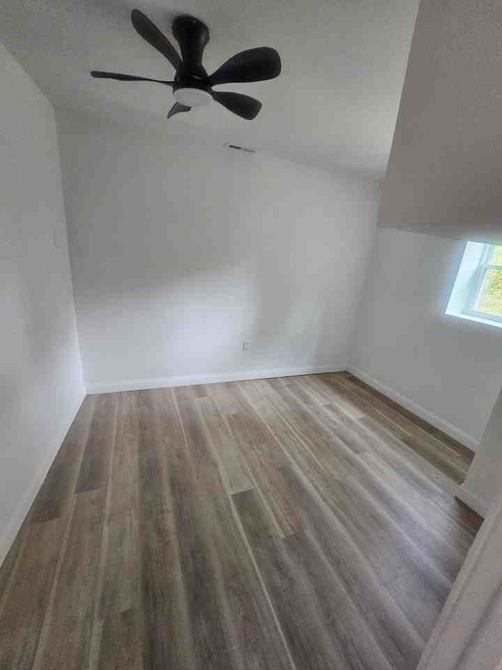 1609 Spratley St #A - Photo 7 of 8